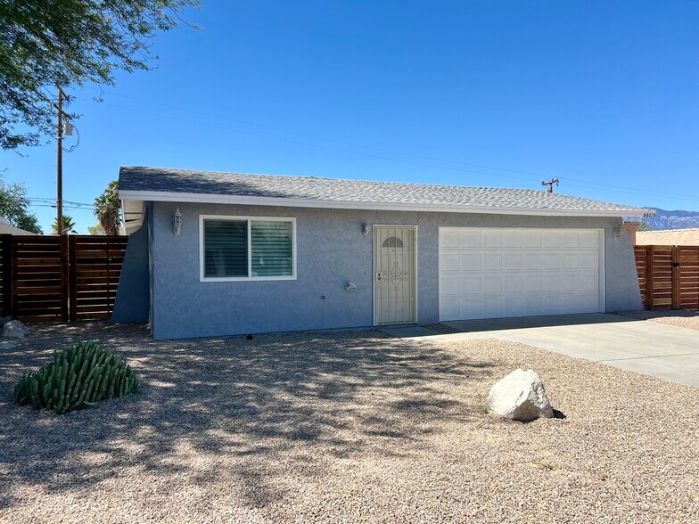Primary Photo - 66115 Avenida Cadena
