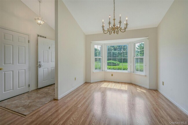 Building Photo - 2555 Youngs Ave