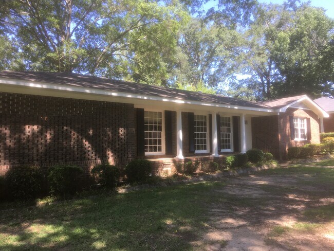 Primary Photo - 14 Fairway Dr