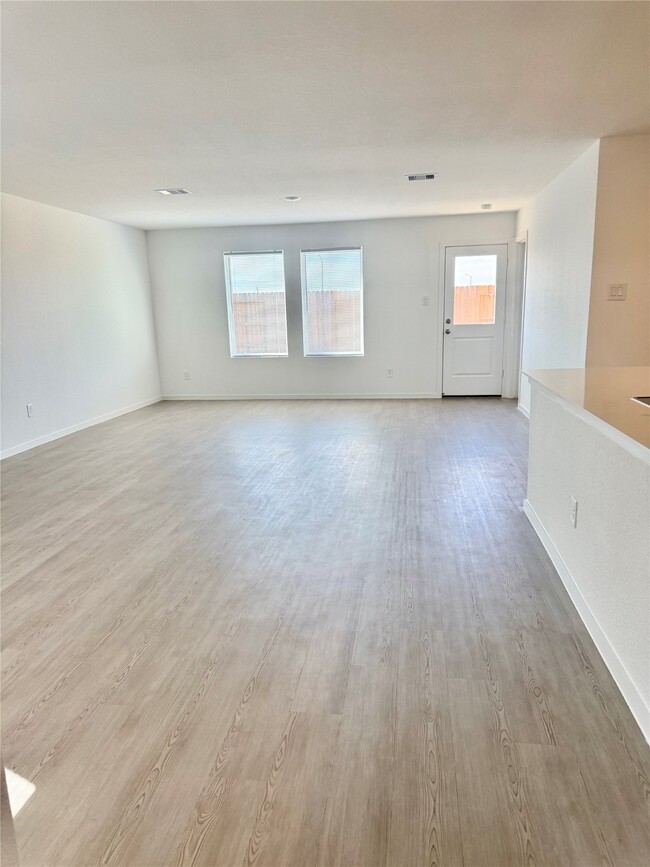 Building Photo - 16211 Rustic Pr Dr