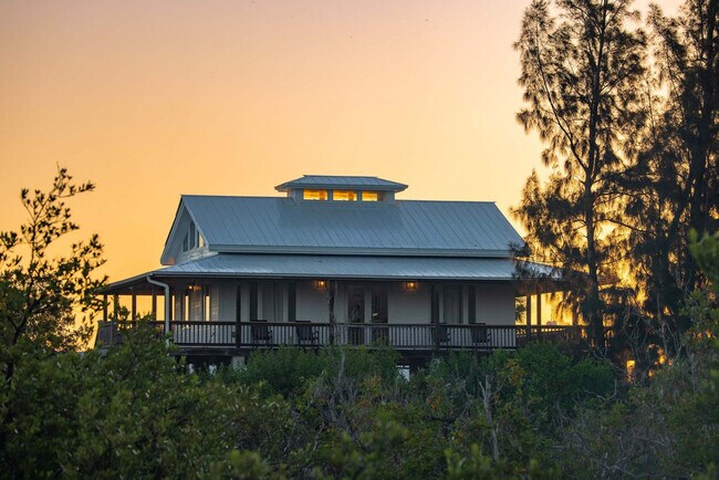 Building Photo - 18954 Acosta Rd