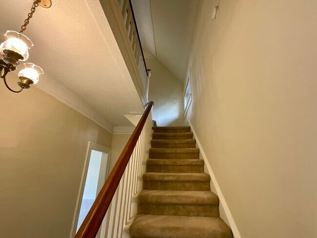Building Photo - $500 Move In Special - Beautiful 3-bedroom...