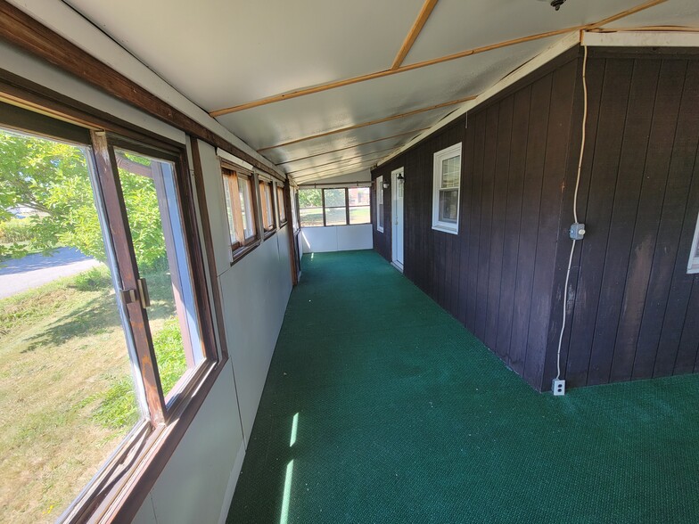 Building Photo - 1494 Thompson Rd
