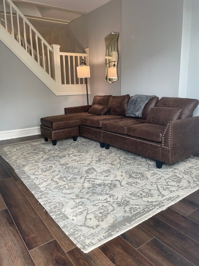 Living room - 3507 Gough St