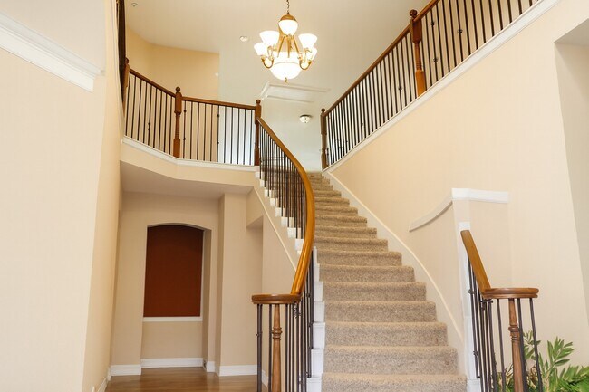 Building Photo - 907 Arden Oaks Dr