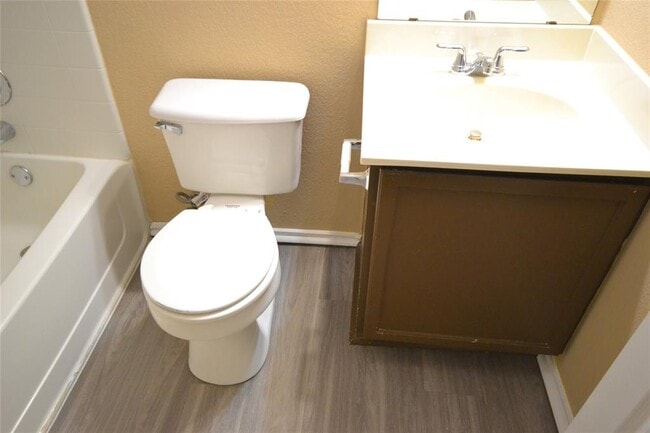 Building Photo - 2106 Hawksbury Way