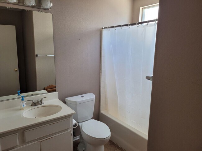 Building Photo - great charming house * virtual tour soon *...