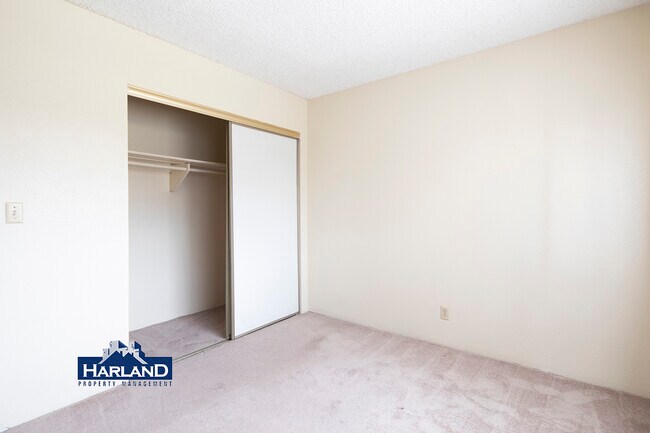 Building Photo - 2112-2114 Thomas Avenue - 2114 Unit 3-