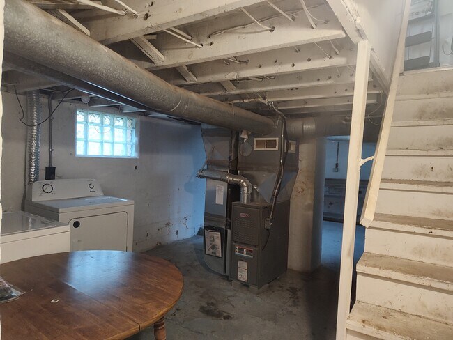 Building Photo - 145 21st St NW