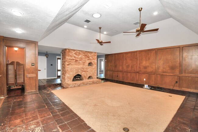Building Photo - 2510 Hilton Head Dr