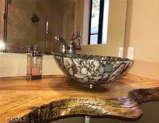 Building Photo - 27957 Lakes Edge Rd