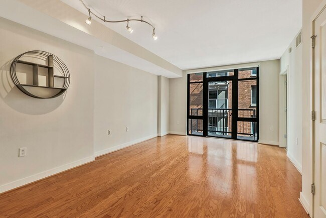 Building Photo - 1117 10th St NW