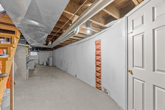 Private Basement - 2317 Russell Boulevard