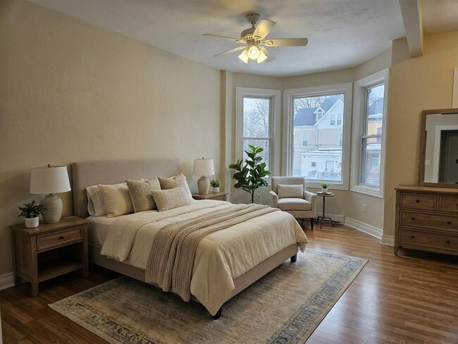 Building Photo - 246 S St Clair St