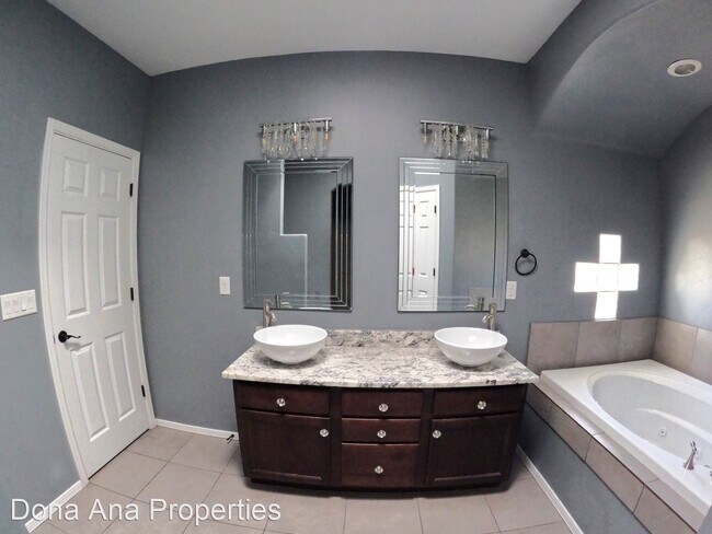 Building Photo - 3 br, 2 bath House - 3850 Via Del Valle