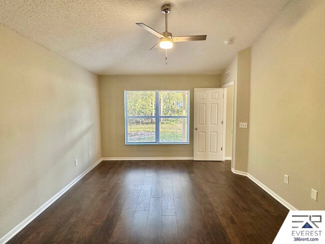 Building Photo - 32 Pierce Ln