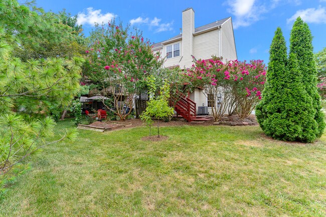 Building Photo - 44132 Mistletoe Ter