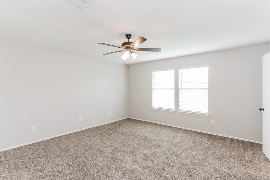 Building Photo - 2014 Gardenia Dr