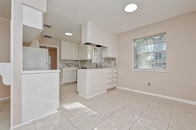 Building Photo - 11503 High Star Dr