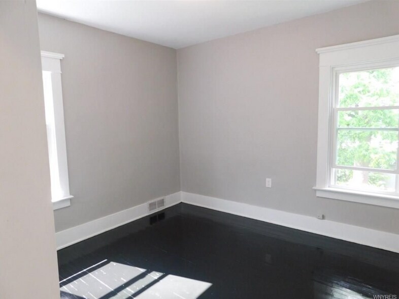 Building Photo - 126 Lisbon Ave