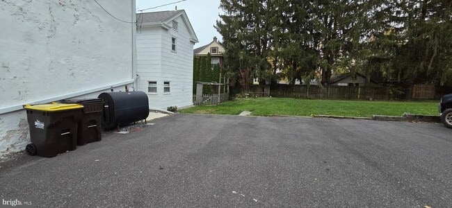 Building Photo - 2196 Spinnerstown Rd