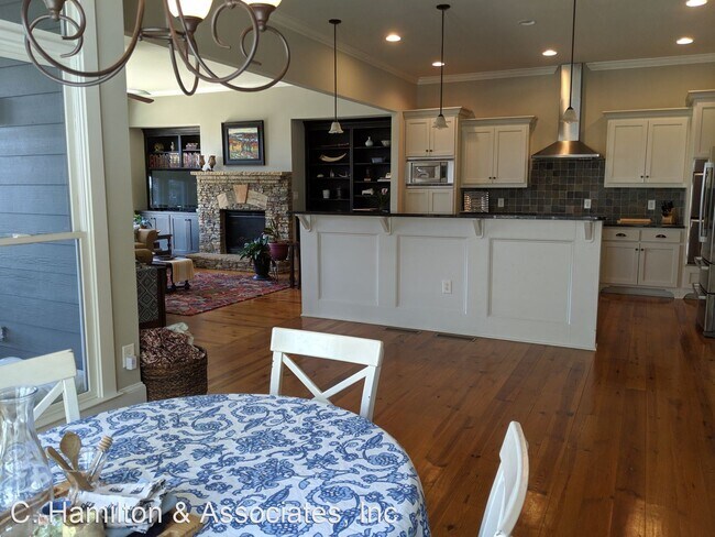 Building Photo - 3 br, 2.5 bath House - 68 Charter Oak Dr