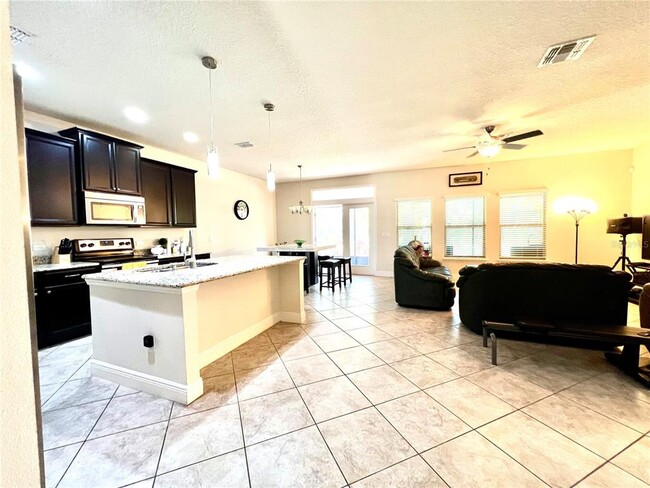 Building Photo - 807 Marsh Reed Dr