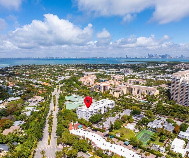 Building Photo - 210 Seaview Dr