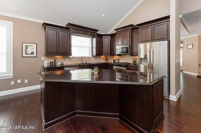 Building Photo - 328 Howland Drive