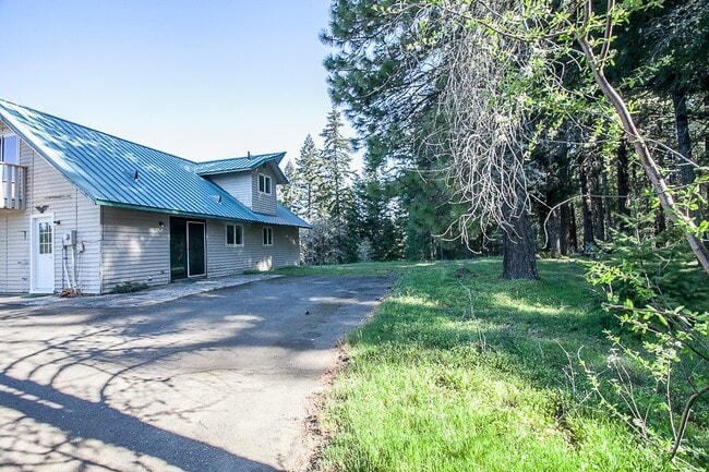Building Photo - 95 Rattlesnake Rd