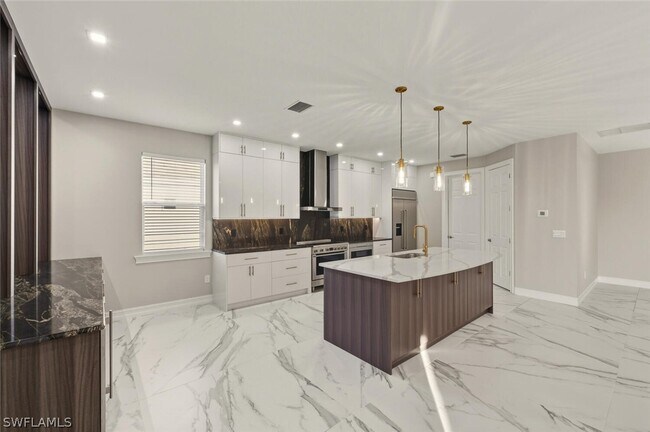 Building Photo - 28049 Captiva Shell Lp