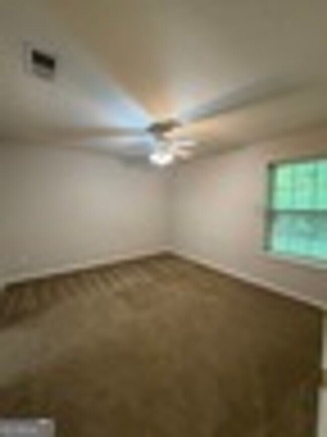 Building Photo - 408/410 Lawnwood Ct