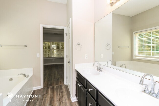 Building Photo - 4610 Chargrey Station SW