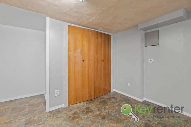 Building Photo - 3 Bedroom | 3 Bathroom - Ready to Entertai...