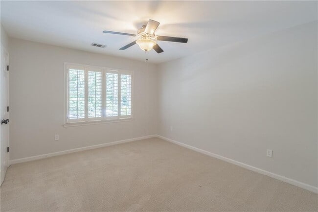 Building Photo - 530 Saddlebrook Dr