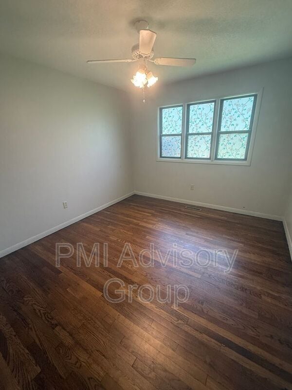Building Photo - 6604 Meadowdale Dr