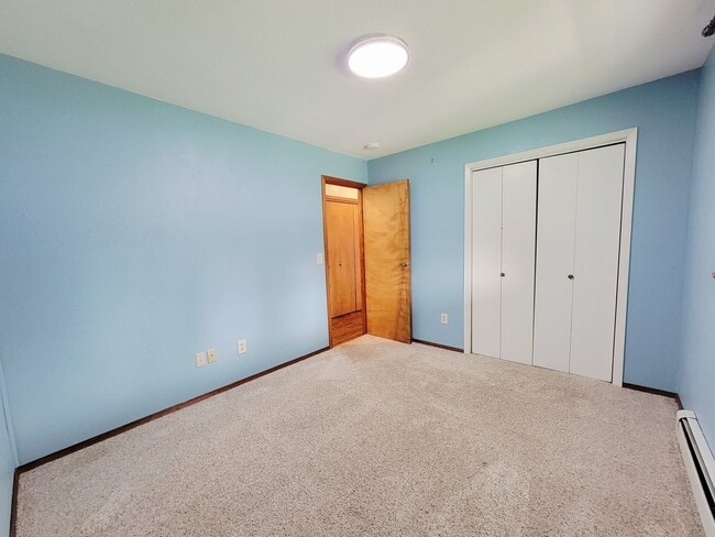 Building Photo - Pet-Friendly Rental with Fenced Yard & Bon...