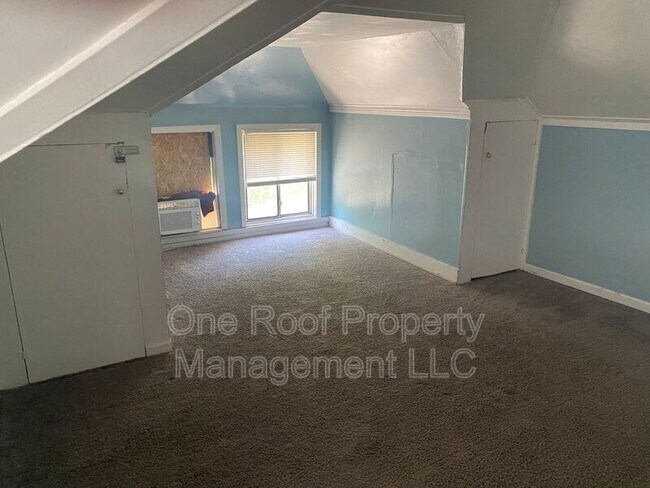 Building Photo - 532 Cypress Ave