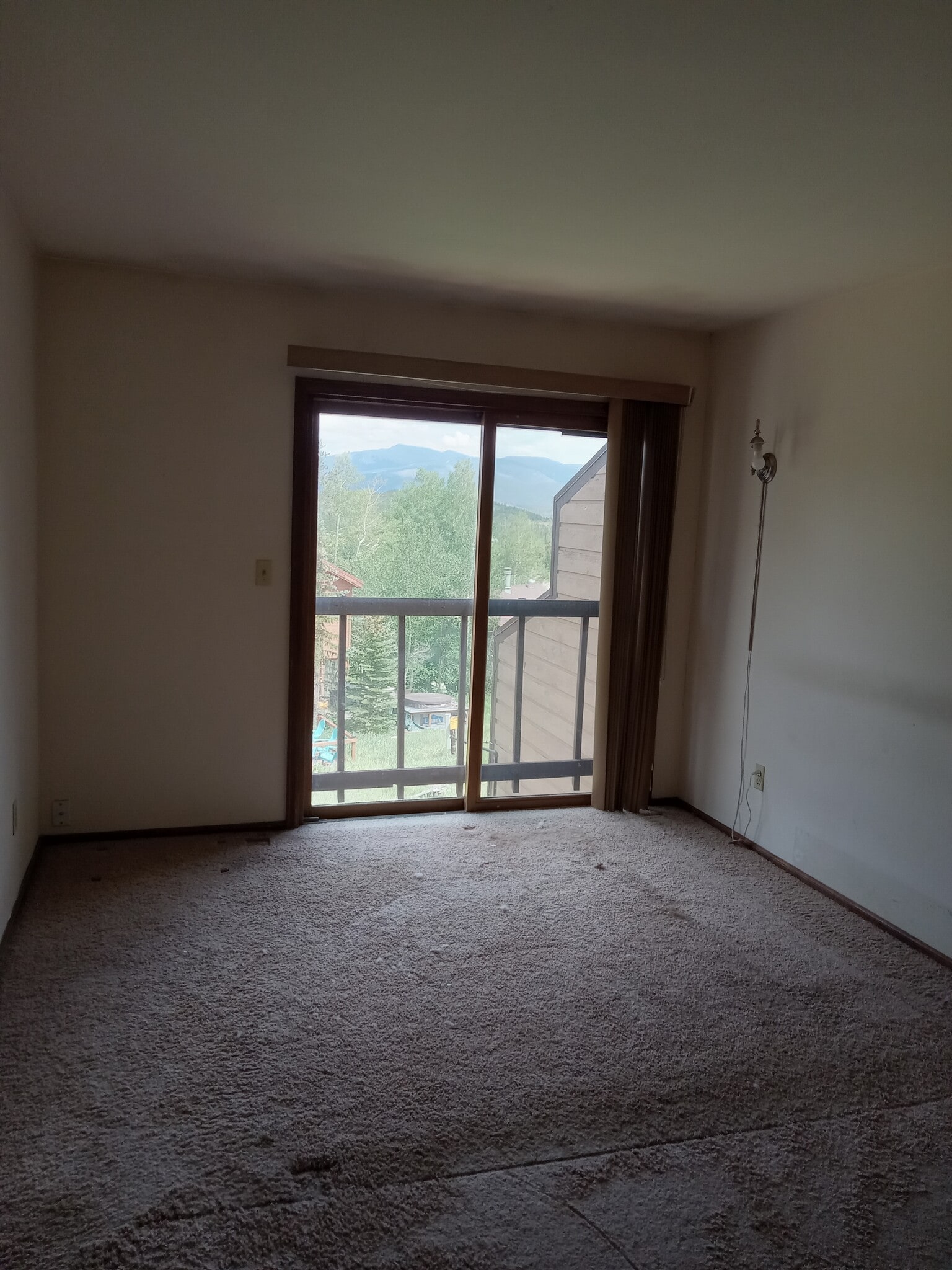 Building Photo - 252 Poplar Cir