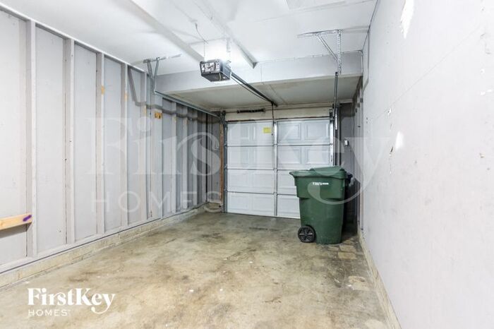 Building Photo - 6976 Finchley Dr