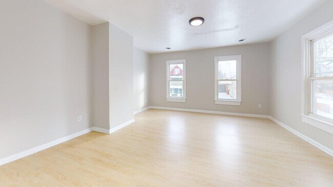 Building Photo - 3130 W 30th St