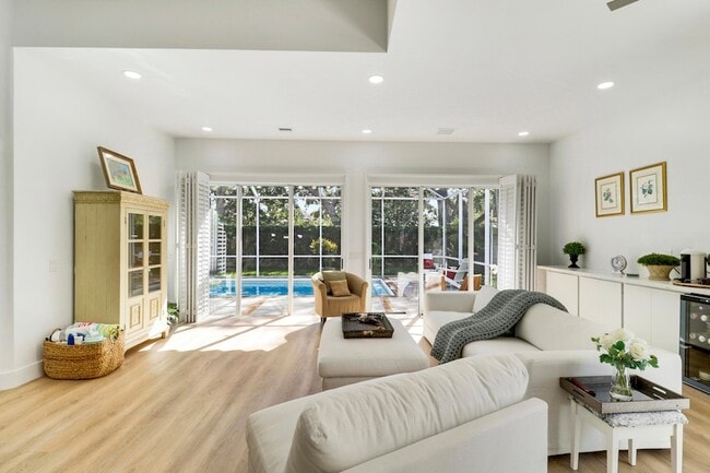 Building Photo - 387 Kelsey Park Dr