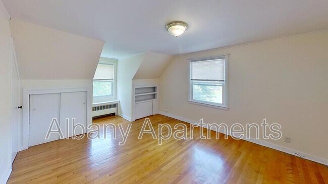 Building Photo - 225 S Allen St