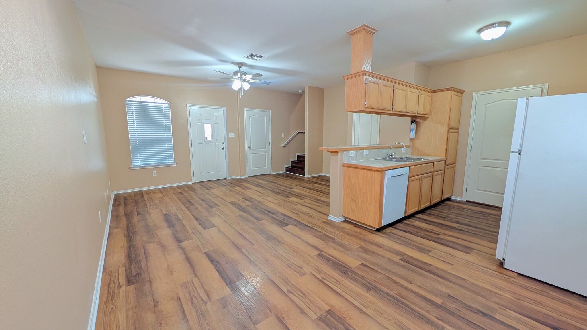 Building Photo - 808 W Arroyo Park Ln