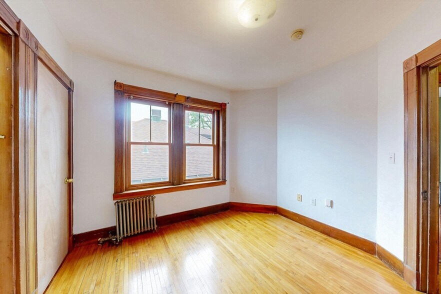 Building Photo - 76 Belden St