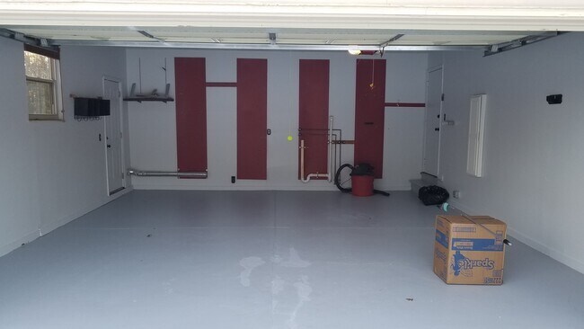 2 car garage - 5049 Babbitt Rd