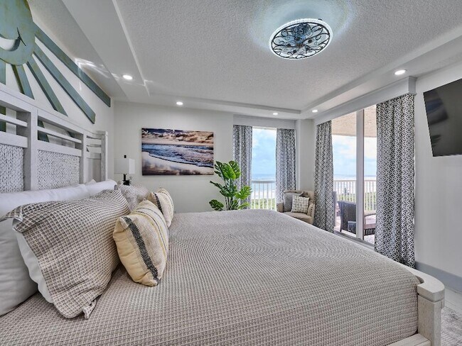 Building Photo - 5051 N Hwy A1A