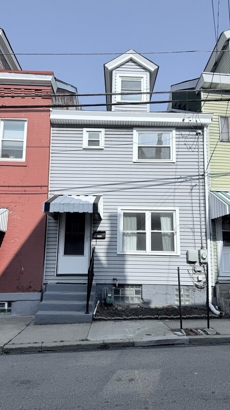 Primary Photo - 222 Edmond St