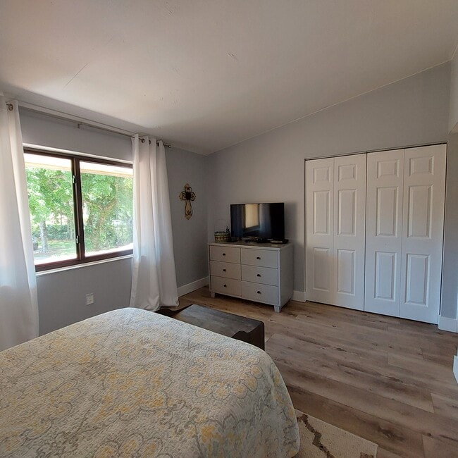 Building Photo - 3871 Alcantara Ave