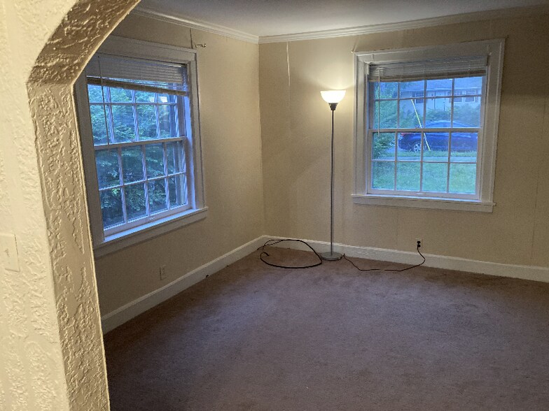 Building Photo - 3145 Parthenon Ave